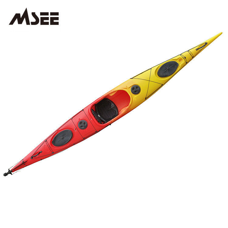 Le kayak surfant fort se reposent dans le rôdeur matériel d'usine de kayak d'utilisation de kayak de pêche de lumière à 3 couches d'océan fournisseur
